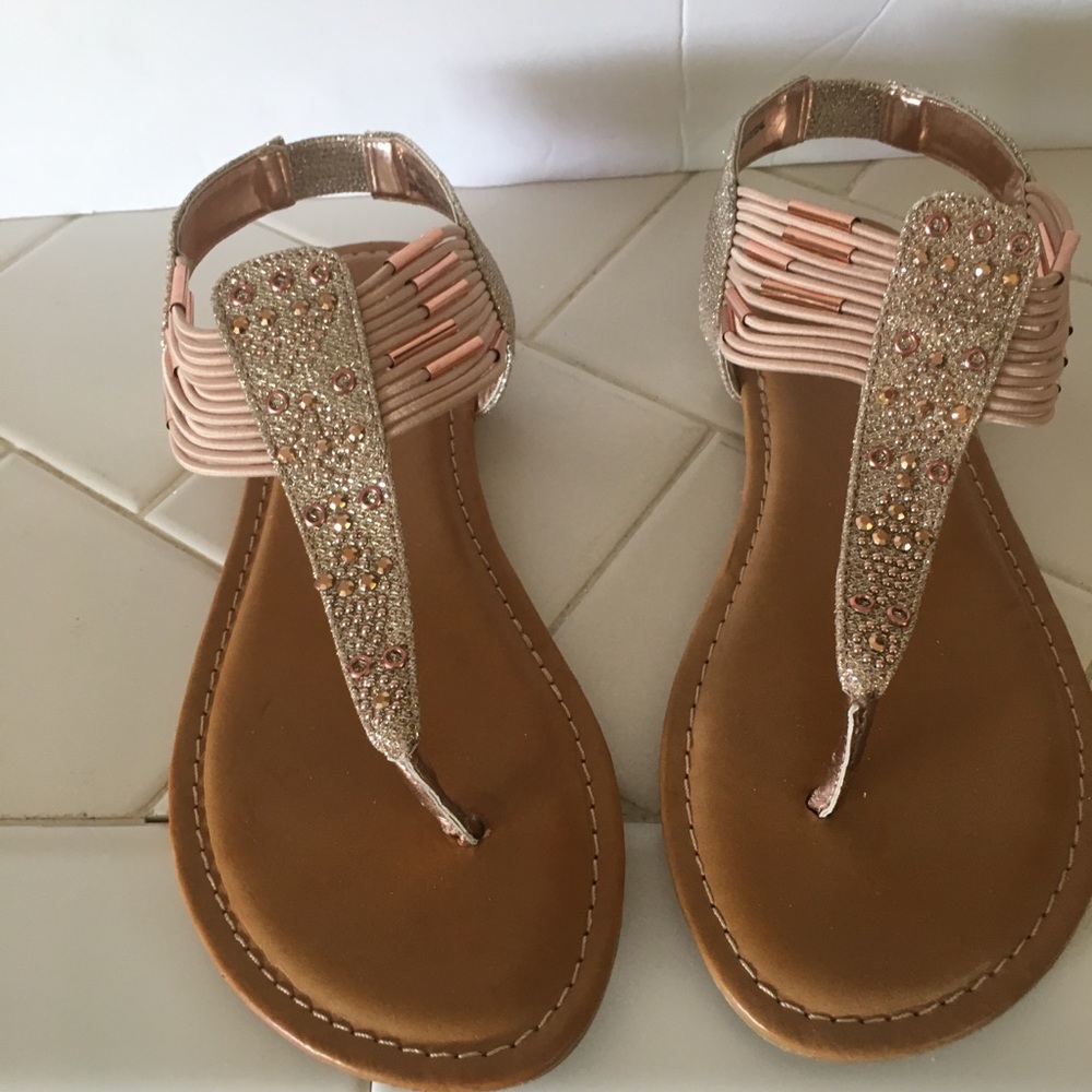Rouge Helium Bling Sandals Size 7.5.